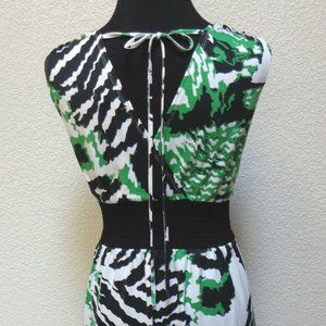 V NECK, V BACK DRESS SZ M JONATHAN MARTIN